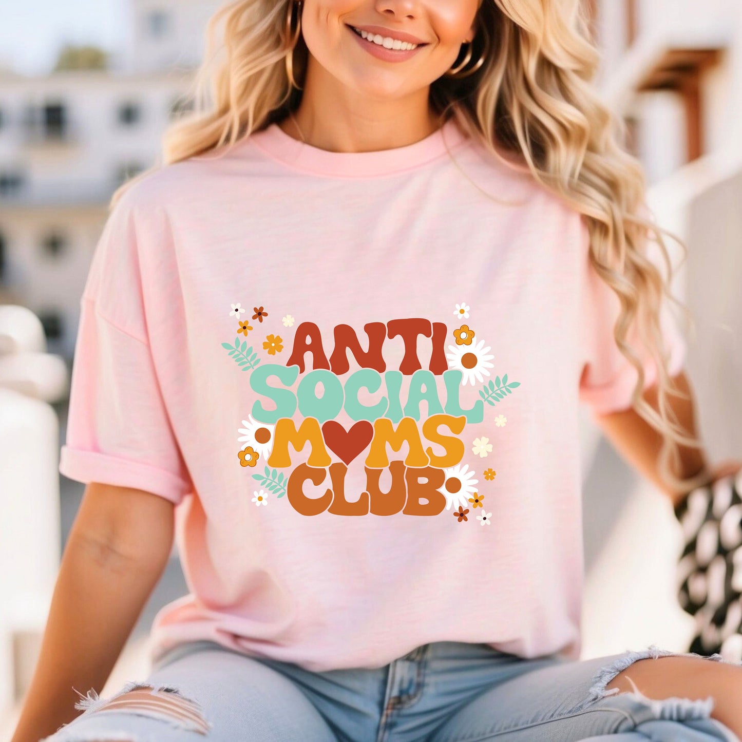 Anti Social Moms Club T-shirt- Great gift for mom- Casual wear for moms - Gift for her- Gift for sister- Gift for wife- mom aesthetic