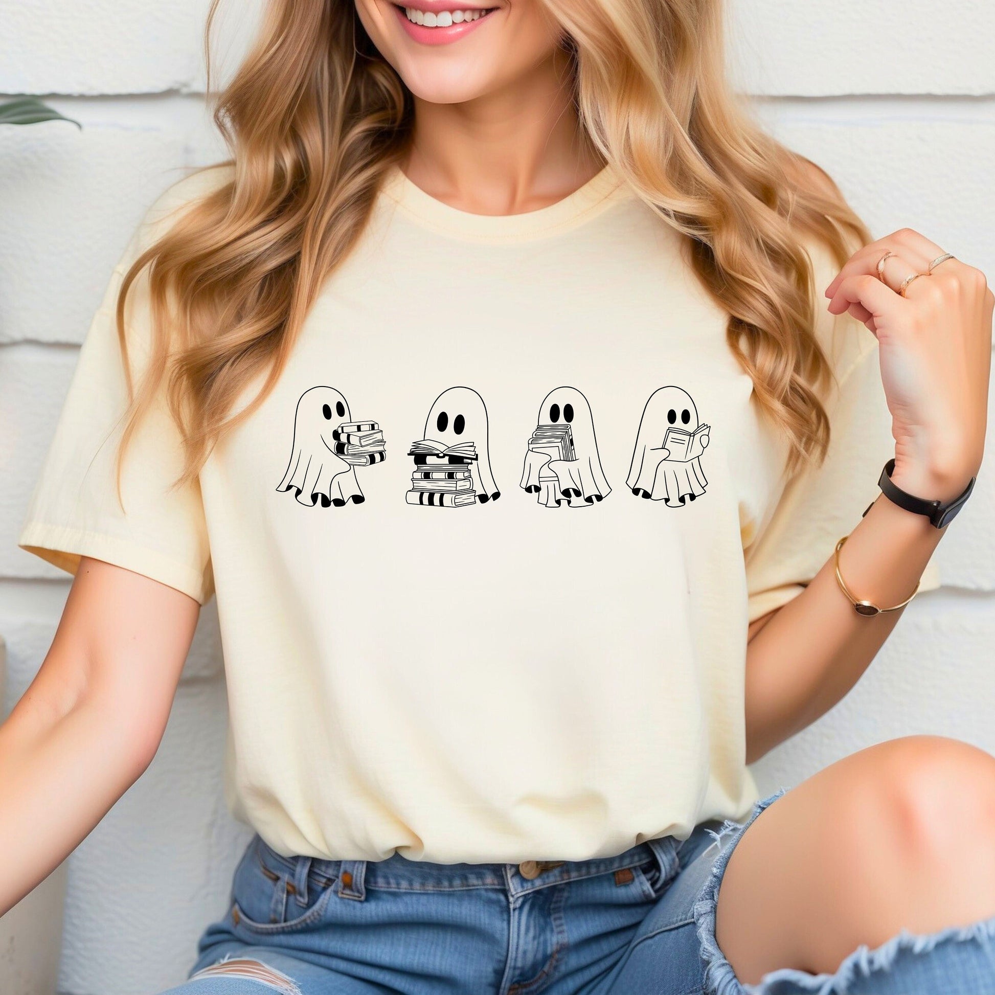 Cute reading ghosts t-shirt- Booklover- Booktok- Bookworm- Gift for her- Aesthetic reading wear- cozy vibes- dark romance- spicy booktok